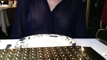 Cô gái tóc vàng đồng tính nữ babe rimjob hôn pussy sexx khoong che liếm