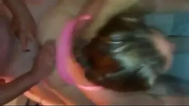 Cô gái tóc vàng sẽ k che blowjob đôi thâm nhập gangbang hardcore